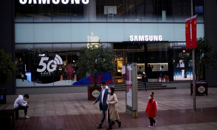 كورونا يهاجم 