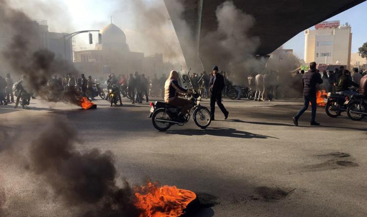 مسؤولون إيرانيون: الجيش والحرس الثوري ساعدا في إخماد الاضطرابات