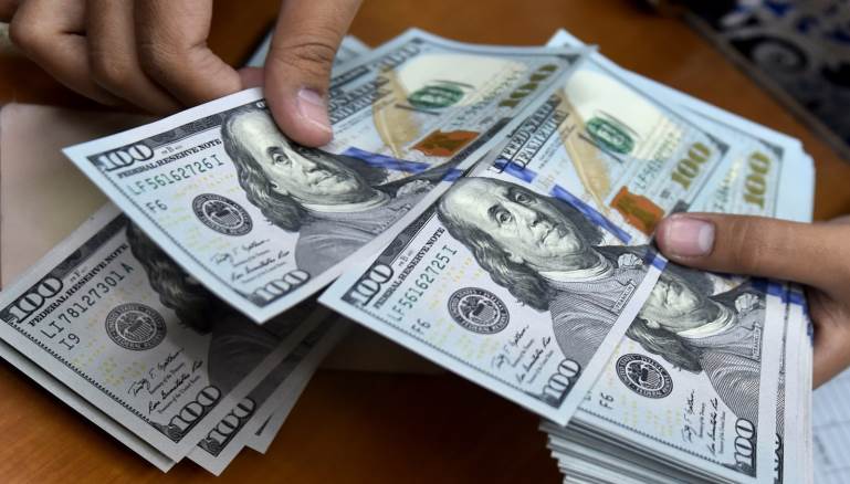 انخفاض بأسعار صرف الدولار أمام الدينار صباح اليوم