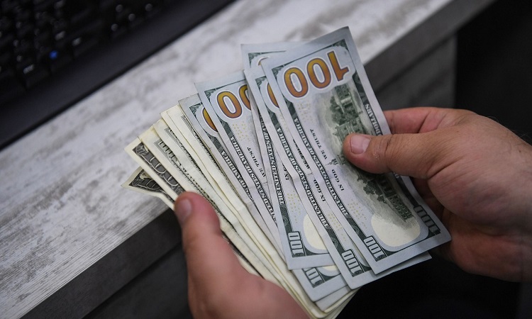 انخفاض سعر صرف الدولار أمام الدينار العراقي