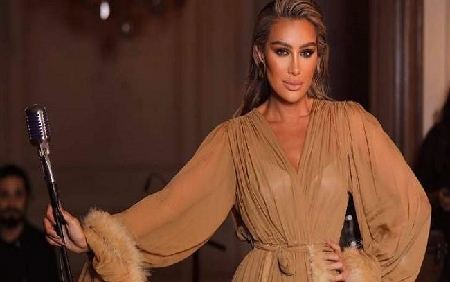 فنانة لبنانية تشكك بفعالية لقاح كورونا.. ومغردون يطالبون تويتر بالتحرك