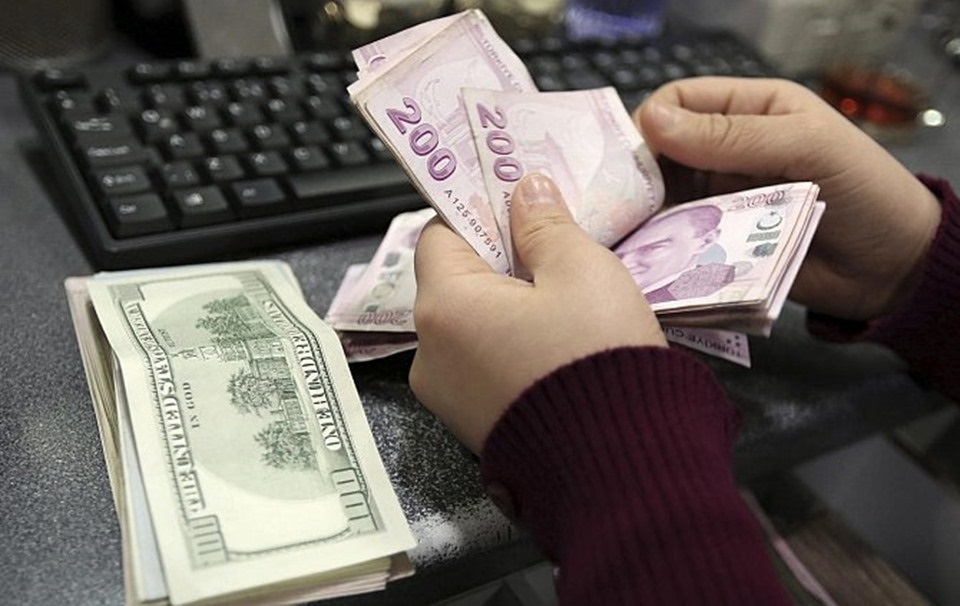 الليرة التركية تهبط الى مستويات قياسية جديدة امام الدولار الاميركي