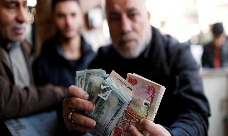 المالية النيابية تكذب وعود الحكومة وتفضح كواليس أزمة الدولار