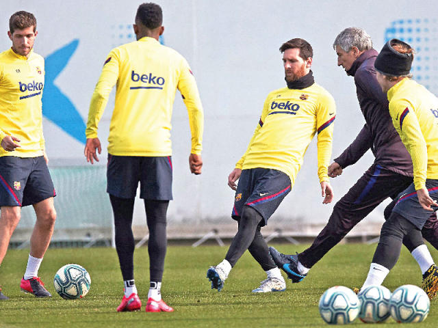 بعد الملكي.. البارسا يفقد خدمات احد لاعبيه في دوري الابطال للسبب نفسه