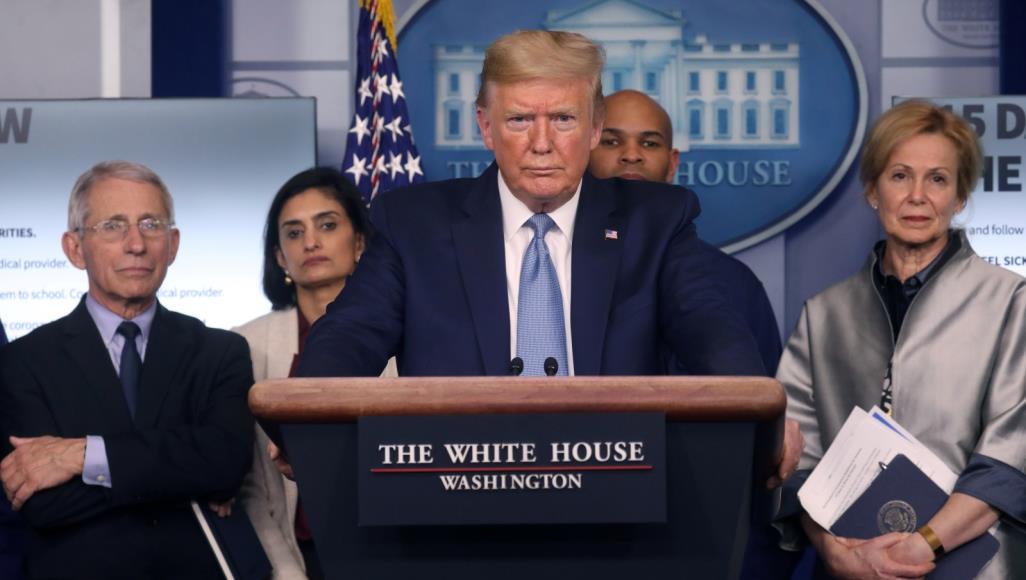 ترمب يحدد الفترة الحاسمة لمواجهة وباء كورونا 
