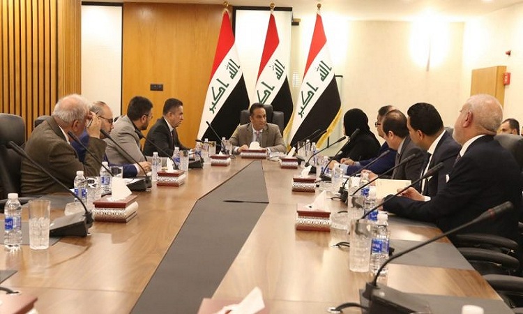 اللجنة المالية تطالب بزيادة الضرائب واستثمار الجباية