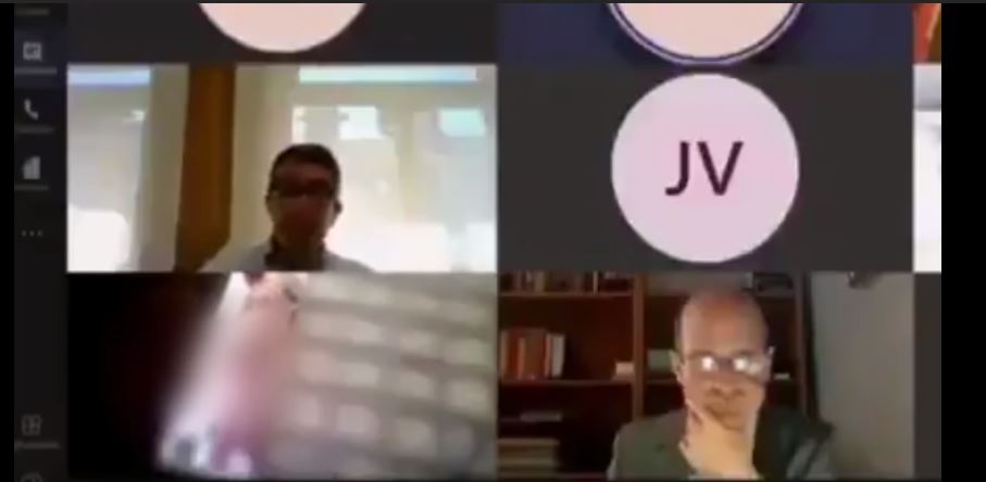 مسؤول حكومي يظهر وهو يستحم خلال اجتماع رسمي عبر الإنترنت (فيديو)