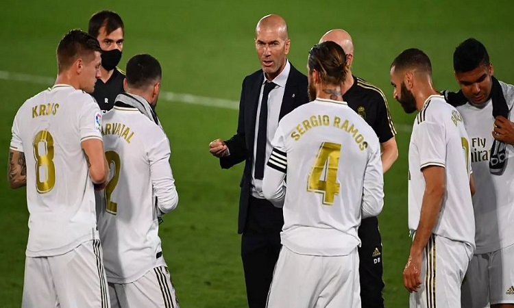 خبر غير سار للاعبي ريال مدريد حتى لو فازوا بالدورين الإسباني والأبطال
