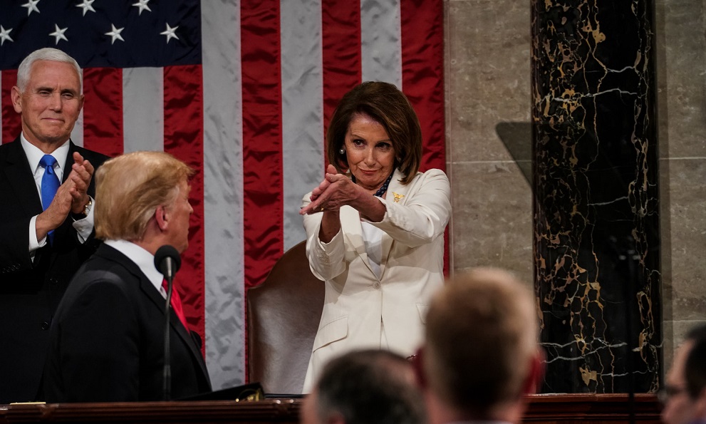 بيلوسي: البرلمان سيوقف اعمال ترمب العسكرية ضد ايران