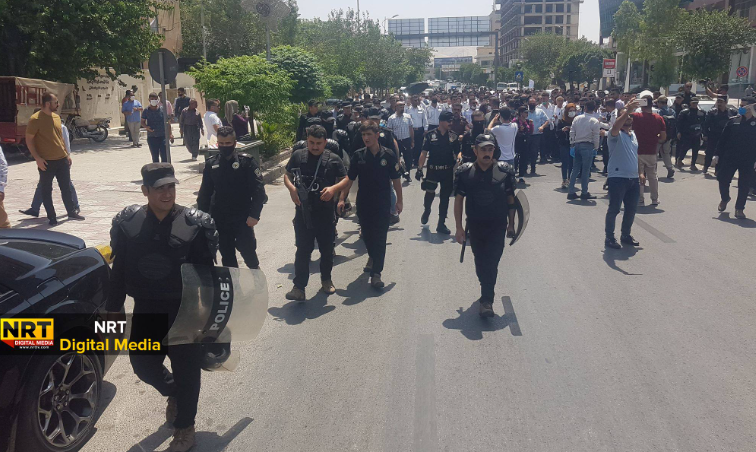 متظاهرون غاضبون يقتحمون مبنى مكتب برلمان كوردستان في السليمانية ( صور)