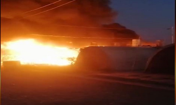 حريق يلتهم 10 خيم للنازحين في دهوك (فيديو)