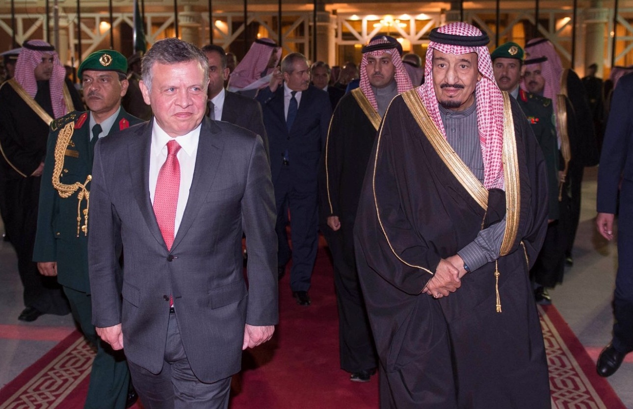 تقرير يتحدث عن الأسباب وراء انقلاب الموقف السعودي الخليجي تجاه الأردن