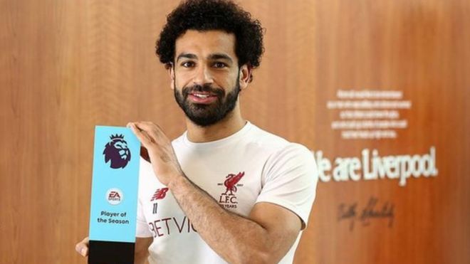 محمد صلاح يفوز بجائزة أفضل لاعب بالموسم في الدوري الإنجليزي