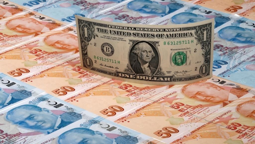 الليرة التركية تبلغ أعلى مستوى في شهرين مقابل الدولار
