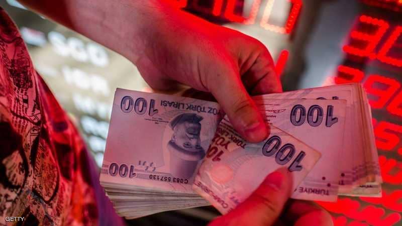 الليرة التركية تتهاوى أكثر