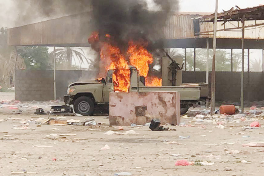 التحالف العربي بقيادة السعودية يقتحم مجمع مطار الحديدة باليمن