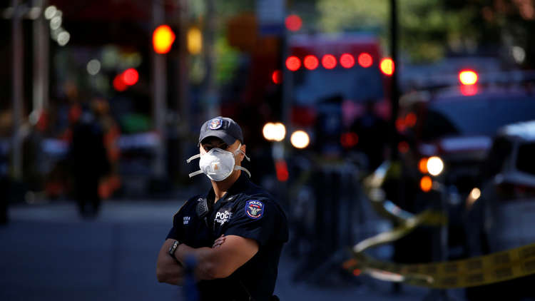 إصابة عدد من الأشخاص بينهم 3 أطفال في حادث طعن بنيويورك