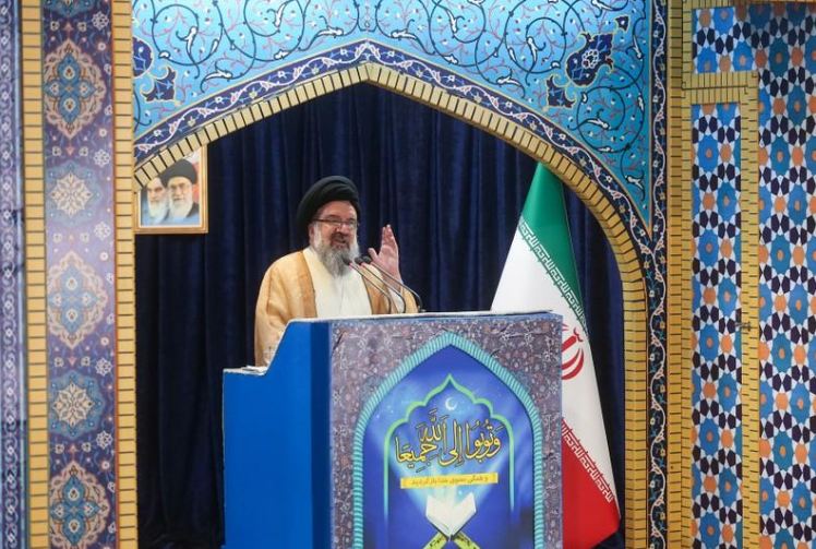رجل دين إيراني: سنستهدف إسرائيل إذا هاجمتنا أمريكا