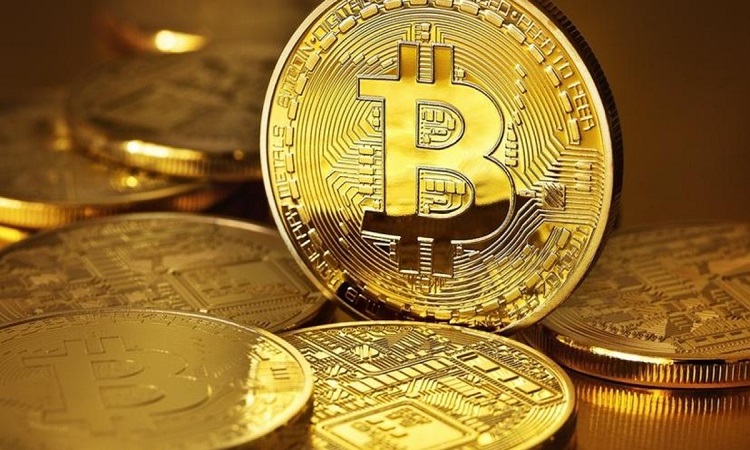 بتكوين تسجل ادنى مستوى في اربعة اشهر