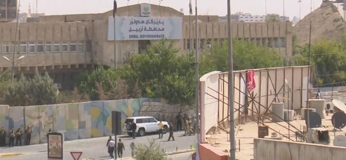 انتهاء اقتحام مبنى محافظة أربيل بمقتل المهاجمين وعامل