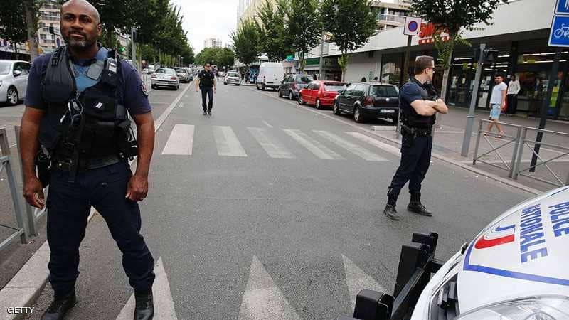 عملية في باريس تنفذ بالسكاكين