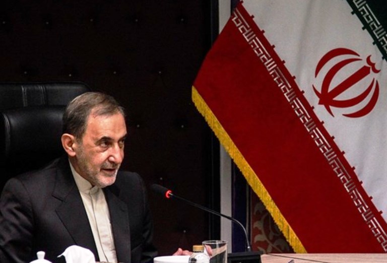 مستشار خامنئي يرفض عرضا أمريكيا بلقاء زعماء إيرانيين