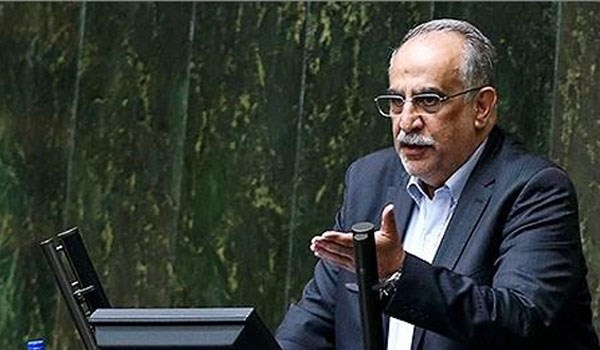 البرلماني الايراني يحجب الثقة عن وزير الاقتصاد