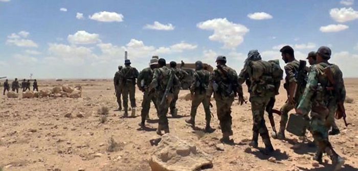 مقتل 35 من الجيش السوري وحلفائه بهجوم لداعش في دير الزور