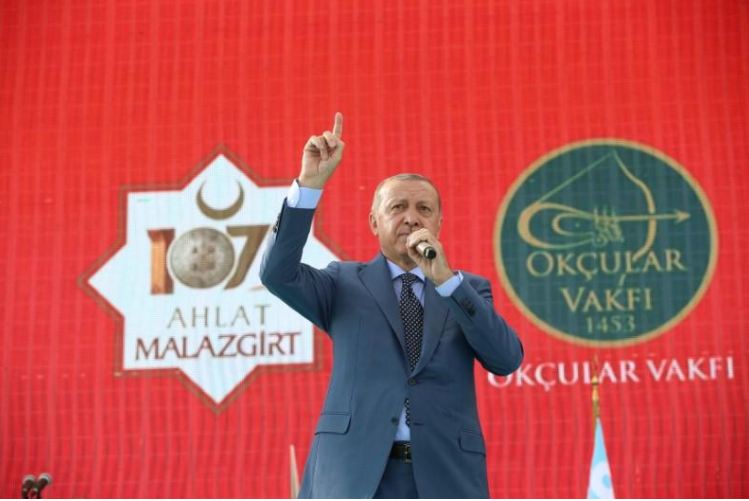 أردوغان: نسعى لتحقيق السلام والأمن في العراق وسوريا 
