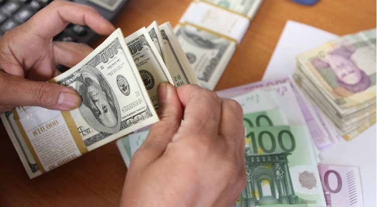 ارتفاع اسعار صرف الدولار امام الدينار بصورة طفيفة في اقليم كردستان