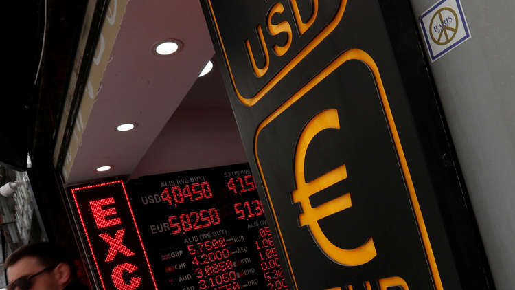الليرة التركية تهبط إلى مستويات غير مسبوقة