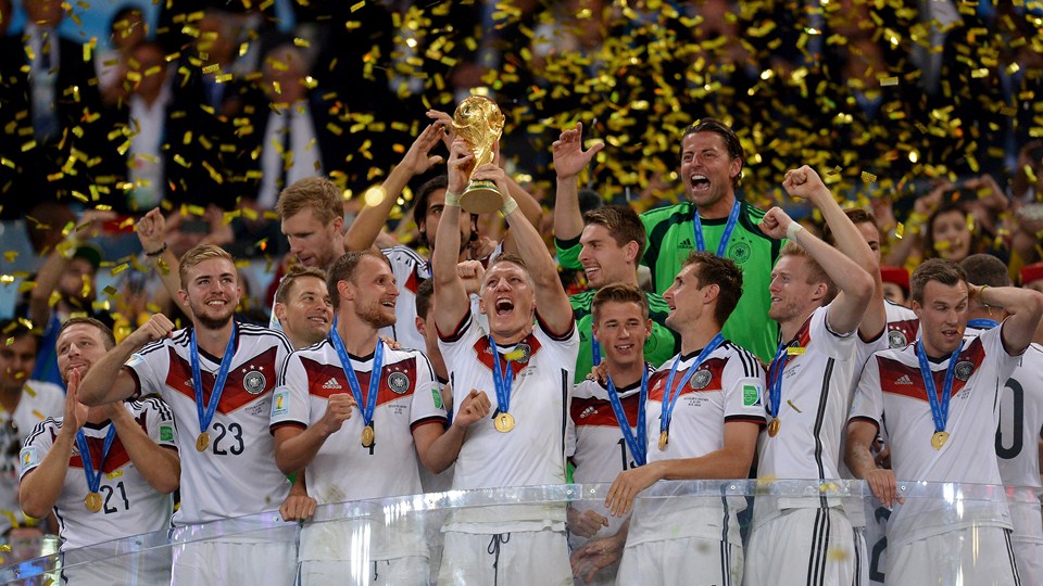 6 منتخبات استضافت بطولة كأس العالم على أرضها وفازت باللقب 