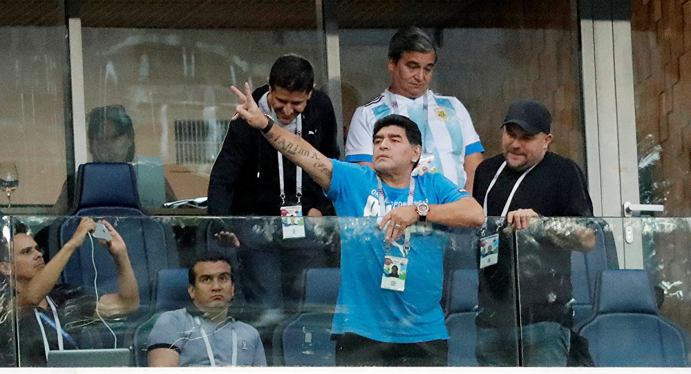 مارادونا يعرض تدريب منتخب الأرجنتين مجانا