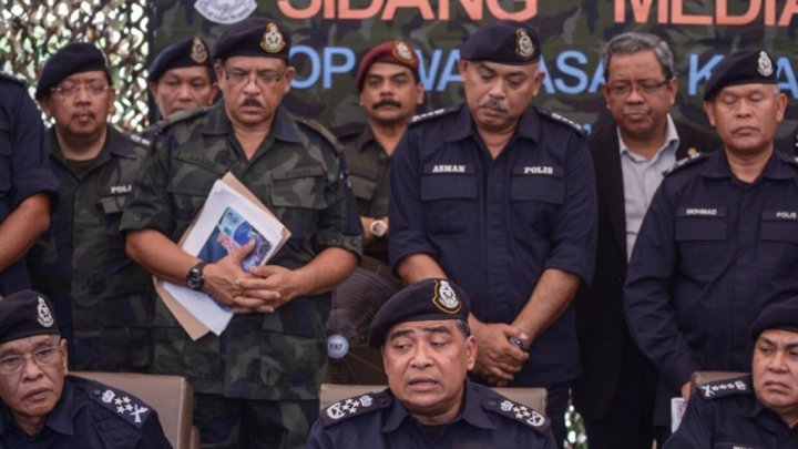 الشرطة الماليزية تحقق مع زعيم المعارضة على خلفية نشر 