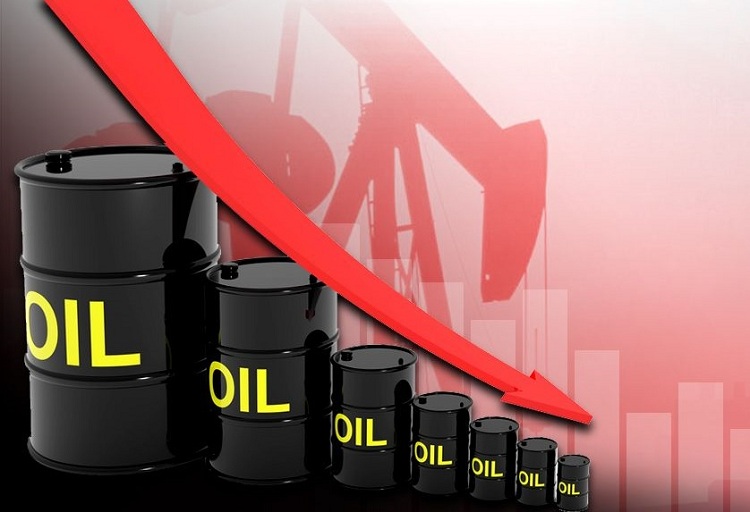 انخفاض اسعار النفط الى ادنى مستوى في نحو شهر