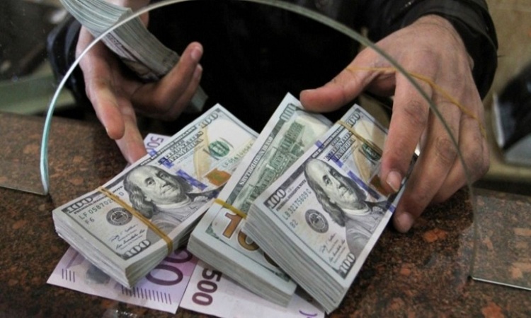 استقرار سعر صرف الدولار أمام الدينار العراقي