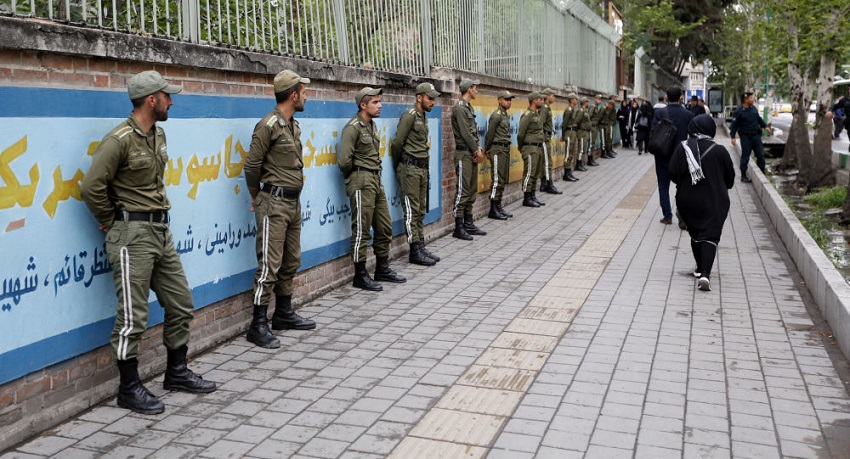 وزير الداخلية الإيراني يعلق على مقتل أفراد من حرس الحدود