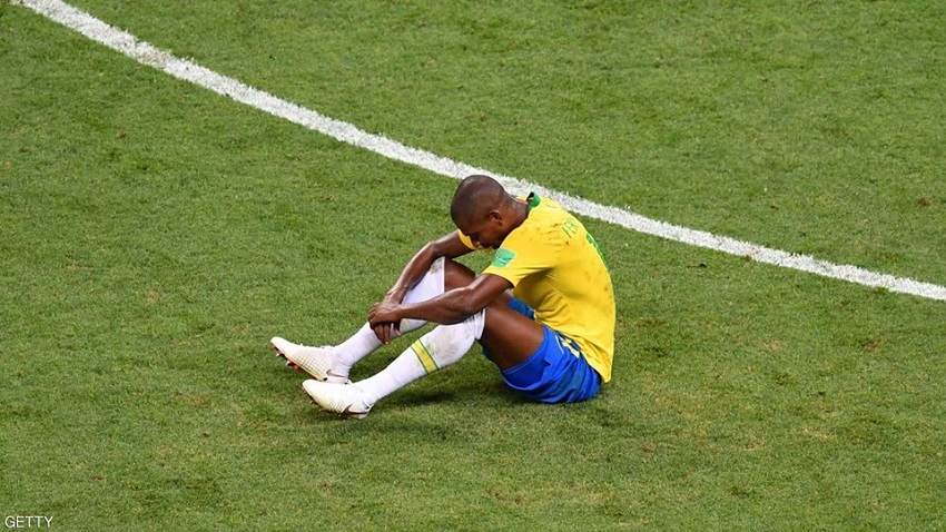 بعد أن سجل هدفا في مرماه فرناندينيو يتعرض الى التهديد بالقتل